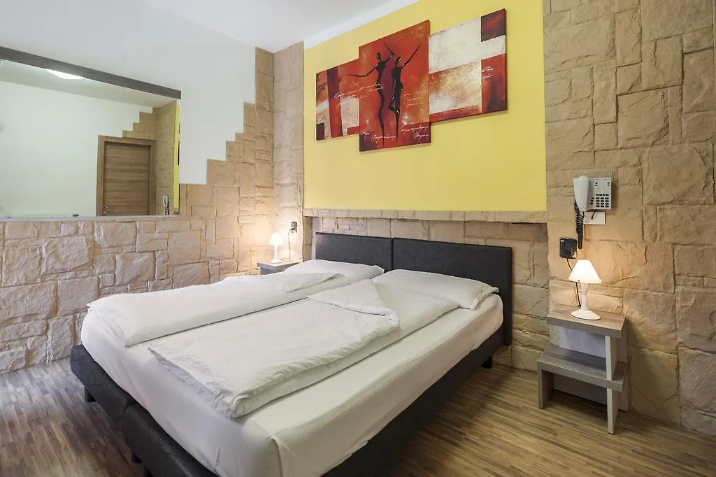 Hotel Garni Ischia Malcesine
